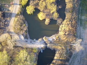Aeriálny záber terénu z dronu